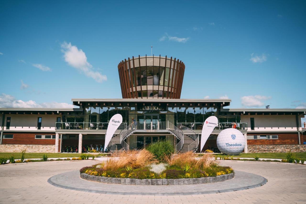 Theodora Golf Club Hotel Alba Iulia Exterior photo
