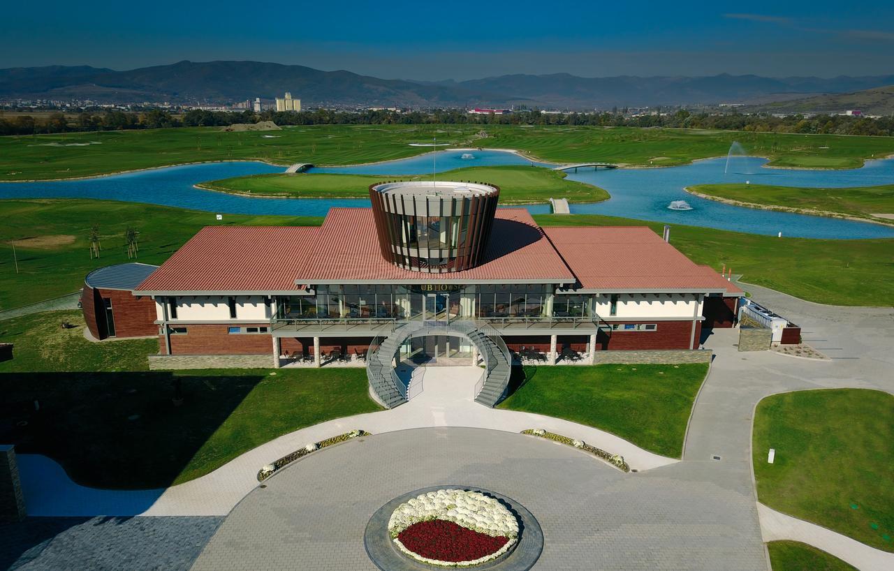 Theodora Golf Club Hotel Alba Iulia Exterior photo