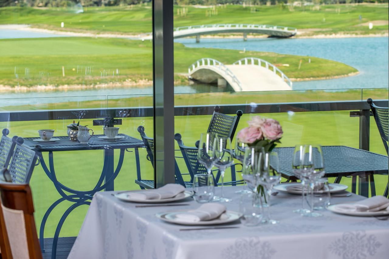 Theodora Golf Club Hotel Alba Iulia Exterior photo