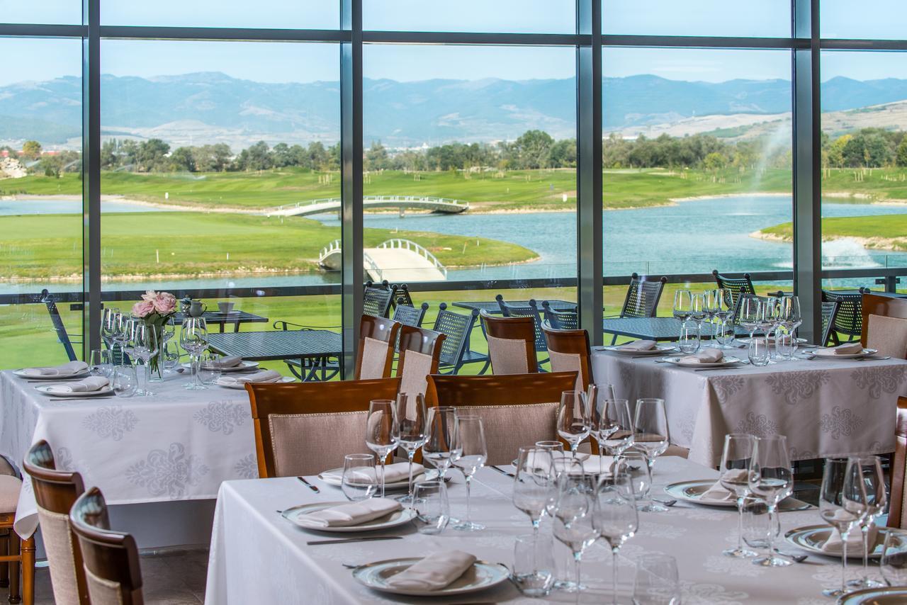 Theodora Golf Club Hotel Alba Iulia Exterior photo