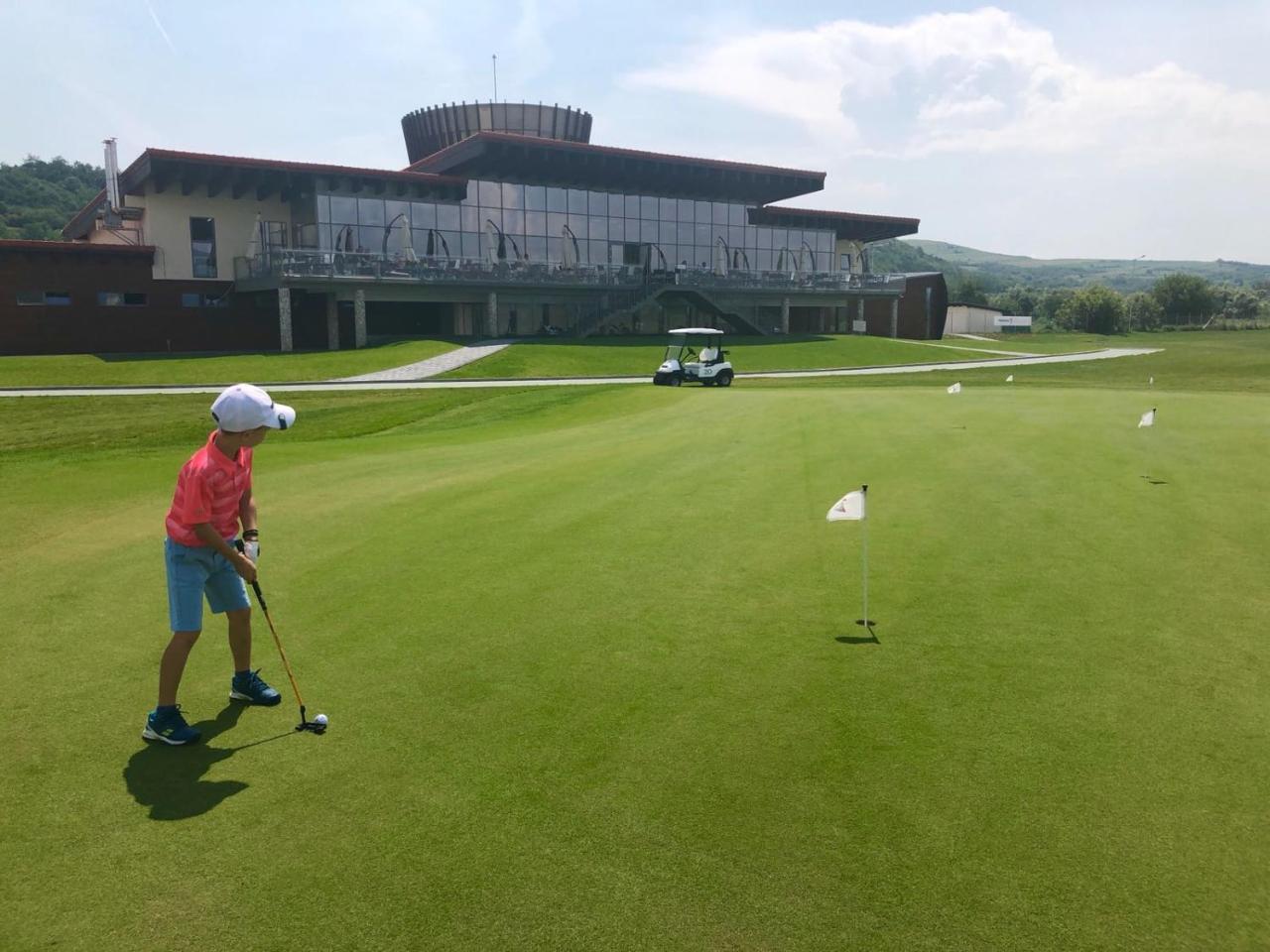 Theodora Golf Club Hotel Alba Iulia Exterior photo